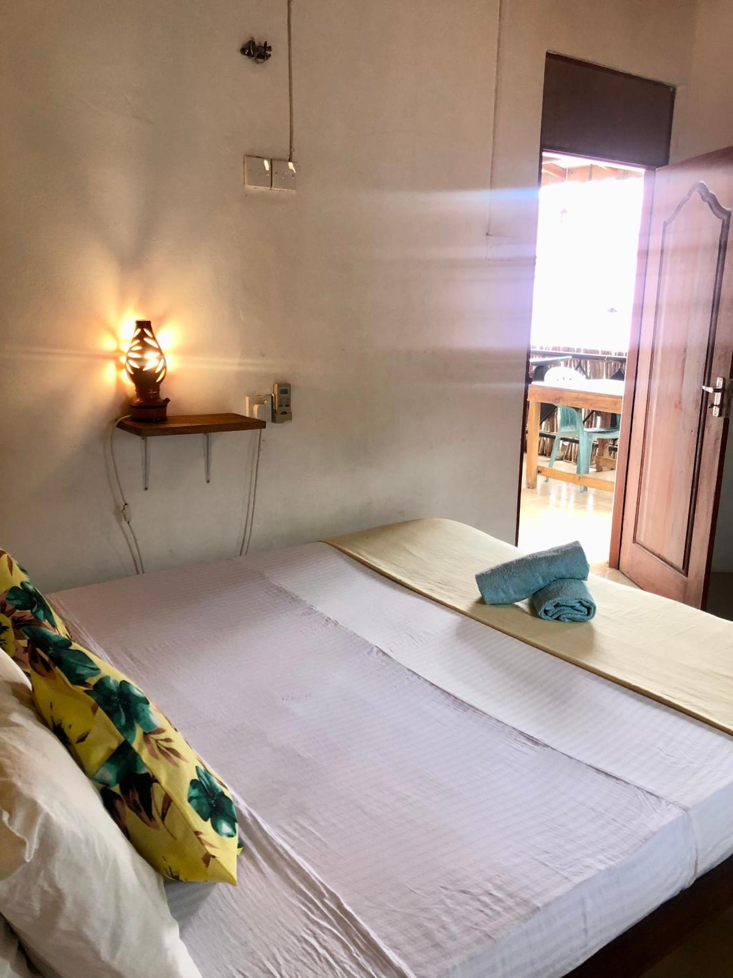 Happyshack Hostel ミリッサ エクステリア 写真
